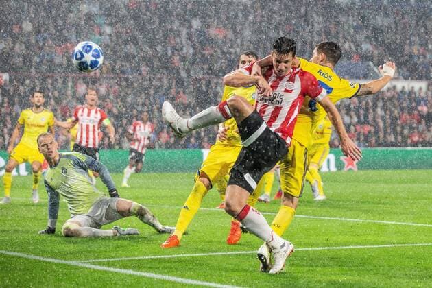 Nick Viergever of PSV, Evgeni Berezkin of BATE Borisov during the UEFA Champions League play offs round second leg match between PSV Eindhoven and BATE Borisov at the Philips stadium on August 29, 2018 in Eindhoven, The Netherlands UEFA Champions League 2018 2019 xVIxVIxImagesx xTomxBodexMultimediaxIVx 11933140