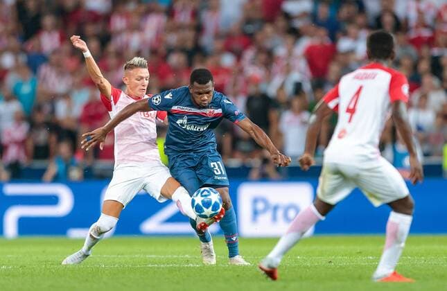 29.08.2018, Red Bull Arena, Salzburg, AUT, UEFA CL, FC Salzburg vs Roter Stern Belgrad, Qualifikation, Rueckspiel, im Bild Hannes Wolf (Salzburg), El Faradou Ben Nabouhane (Roter Stern Belgrad) during the UEFA Champions League Qualification, 2nd Leg Match between FC Salzburg and Red Star Belgrade at the Red Bull Arena in Salzburg, Austria on 2018 08 29. Salzburg