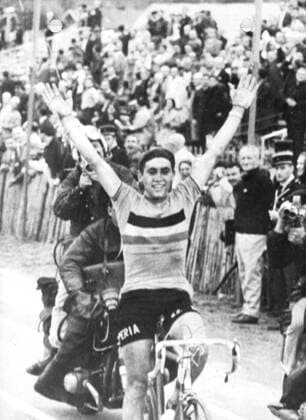 Eddy Merckx wins the World Championship WM Weltmeisterschaft on Road . (BELGA ARCHIVES)  x85215811stx