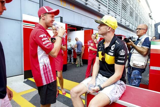 Motorsports: FIA Formula One World Championship WM Weltmeisterschaft 2018, Grand Prix of Italy, 5 Sebastian Vettel (GER, Scuderia Ferrari), 27 Nico Hulkenberg (GER, Renault Formula One Team), Monza Italy