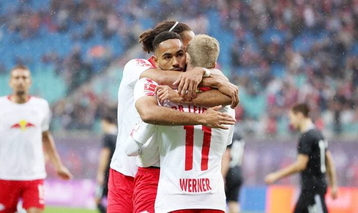 RB Leipzig - Luhansk Fussball Euro League Quali Leipzig, 30.08.2018, Red Bull Arena, Fussball, UEFA EURO EM Europameisterschaft Fussball League , Qualifikation, PlayOff Rückspiel, Hinspiel , RB Leipzig vs. FK Sorja Luhansk , Im Bild; Tor für RB Leipzig. Jubel nach dem Treffer zum 1:0. Matheus Cunha (20, RB Leipzig) und Timo Werner (11, RB Leipzig). , Für die Verletzung der Persönlichkeitsrechte und des Datenschutzes der abgebildeten Personen übernimmt PICTURE POINT bzw. und der Urheber des Fotos keine Haftung! ,
