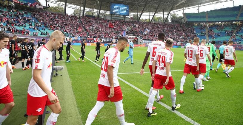 RB Leipzig - Luhansk Fussball Euro League Quali Leipzig, 30.08.2018, Red Bull Arena, Fussball, Qualifikation zur UEFA Europa League, Playoff - RUECK , RB Leipzig (GER) vs. FK Sorja Luhansk (UKR) , Im Bild: RB Leipzig. Einlauf der Mannschaften. ,