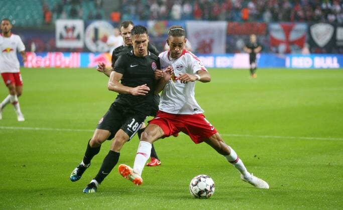 RB Leipzig - Luhansk Fussball Euro League Quali Leipzig, 30.08.2018, Red Bull Arena, Fussball, Qualifikation zur UEFA Europa League, Playoff - RUECK , RB Leipzig (GER) vs. FK Sorja Luhansk (UKR) , Im Bild v.l.: Oleksandr Tymchyk (18, Luhansk) und Yussuf Poulsen (9, RB Leipzig). ,