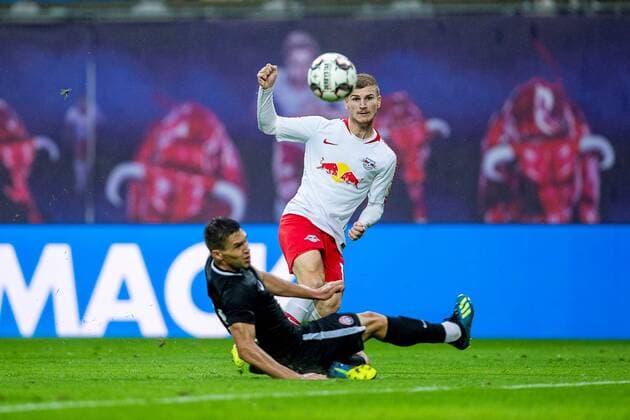 Angriffspieler Timo Werner 11 von RB Leipzig am Ball mit Abwehrspieler Oleksandr Tymchyk 18 vom FC Zorya Luhansk waehrend der Begegnung in der UEFA Europa League (Rueckspiel) zwischen RB Leipzig und FC Zorya Luhansk in der Red Bull Arena am 30. August 2018 in Leipzig, Sachsen, Deutschland ( FB-EL RB Leipzig - FC Zorya Luhansk Copyright: xEIBNER HartmutxBoesenerx EP_HBR