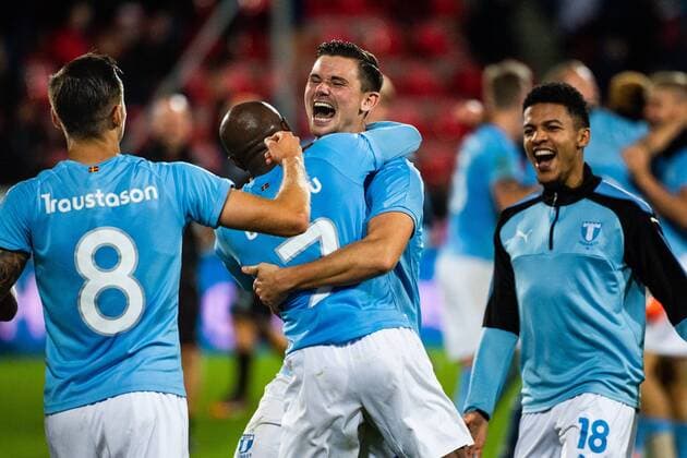 180830 Malmö FF celebrates after the Europa League qualifying match between Midtjylland and Malmö FF on August 30, 2018 in Herning. Photo: Ludvig Thunman BILDBYRN kod LT 35529 Copyright: LUDVIGxTHUNMAN BB180830LT097