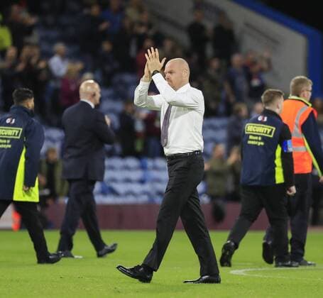 30th August 2018, Turf Moor, Burnley, England; Europa League football playoff 2nd leg, Burnley versus Olympiakos; Burnley manager Sean Dyche applauds the fans at the end of the game  ActionPlus12059331 ConorxMolloy