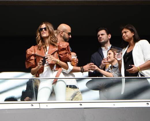 Fußball, Eintracht Frankfurt - Werder Bremen, Izabel Goulart auf der Tribüne 01.09.2018, GER, Frankfurt am Main, Saison 2018 2019, 1. Bundesliga, Eintracht Frankfurt (SGE) - SV Werder Bremen Auf der Tribüne Maria Izabel Goulart Dourado ist ein brasilianisches Model - Verlobte von Torwart Kevin Trapp (31, Eintracht Frankfurt) DFL regulations prohibit any use of photographs as image sequences and or quasi-video