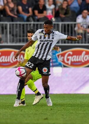 Fußball, SCO Angers - OSC Lille Jeff Reine Adelaide ( Angers ) - Zeki Celik ( LOSC ) FOOTBALL : SCO Angers vs Lille OSC - Ligue 1 - Angers - 01 09 2018 FedericoPestellini Panoramic 