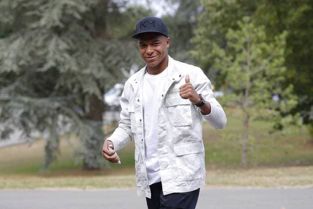 Mbappe Kylian FOOTBALL : Arrivee des joueurs de l equipe de France a Clairefontaine - 03 09 2018 StephenCaillet Panoramic 