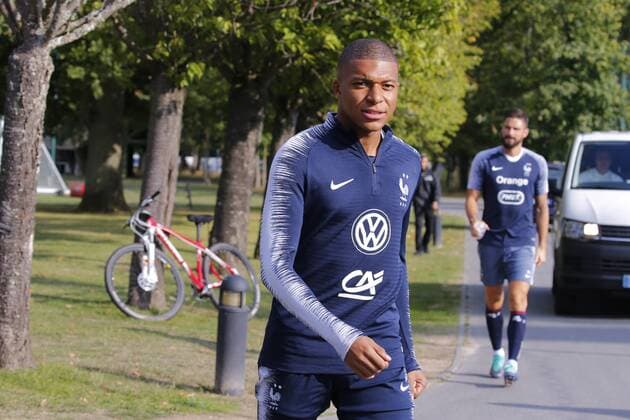 Fußball, Frankreich Training Mbappe Kylian FOOTBALL : Entrainement Equipe de France - Clairefontaine - 03 09 2018 StephenCaillet Panoramic 