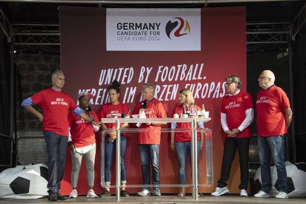 Roadshow EiscrEM 2024 Rudolfplatz Köln Deutschland Datum: 04.09.2018 Von links: Jürgen Aust Shary Reeves Celia Sasic Michael Trippel Sonja Fuss Toni Schumacher Peter Kron