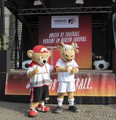 Roadshow EiscrEM 2024 Rudolfplatz Köln Deutschland Datum: 04.09.2018 Maskottchen TropS und Hennes