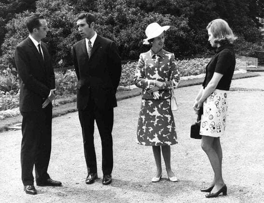 Cyclist Eddy Merckx (2L) and his wife Claudine (R) chat with Queen Fabiola (2R) of Belgium and King Baudouin of Belgium (L) (BELGA ARCHIVES)  x85224759stx
