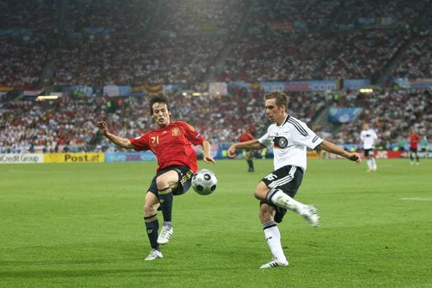 Germany vs Spain, UEFA EURO EM Europameisterschaft Fussball 2008 Final Spain s David Silva in action against Germany s Philipp Lahm during the UEFA Euro 2008 Final, between Germany and Spain, on Ernst-Happel-Stadion, Vienna, Austria, 29 June 2008 Copyright: xAlexxNicodimx