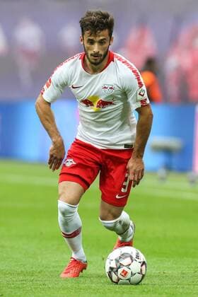 Marcelo Saracchi (RB Leipzig) - 1. Fussball Bundesliga Saison 2018-2019 RasenBallsport Leipzig vs. Fortuna Düsseldorf in der Red Bull Arena in Leipzig - Freisteller,Aktion,Deutschland, Fußball, Mann, Maenner,02.09.2018 - Gemäß den Vorgaben der DFL Deutsche Fußball Liga ist es untersagt, in dem Stadion und oder vom Spiel angefertigte Fotoaufnahmen in Form von Sequenzbildern und oder videoaehnlichen Fotostrecken zu verwerten bzw. verwerten zu lassen. DFL regulations prohibit any use of photographs as image sequences and or quasi-video.