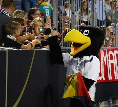 Maskottchen Paule unterwegs - 06.09.2018: Deutschland vs. Frankreich, Allianz Arena München, UEFA Nations League, 1. Spieltag