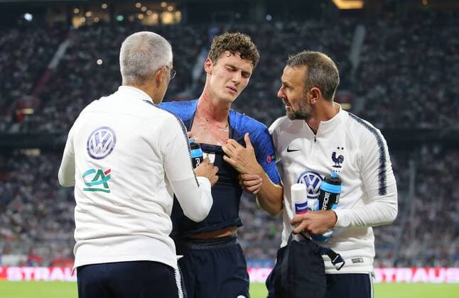BAU 06.09.2018 München Fußball Länderspiel Deutschland vs. Frankreich , Verletzung Benjamin Pavard ( FRA ) DFB regulations prohibit any use of photographs as image sequences and or quasi-video.