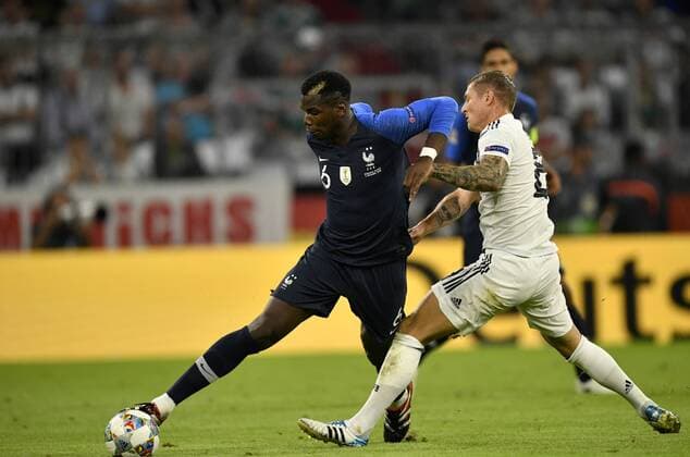 Zweikampf, Aktion Paul Pogba (FRA) gegen Toni Kroos GER) DFB Länderspiel Deutschland GER vs Frankreich FRA UEFA Nations League Division A 2018 19 Gruppe 1 06.09.2018 Allianz Arena München Deutschland DFB REGULATIONS PROHIBIT ANY USE OF PHOTOGRAPHS AS IMAGE SEQUENCES AND OR QUASI-VIDEO DFB Länderspiel Deutschland GER vs Saudi-Arabien SAU