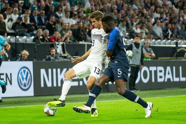 06.09.2018, xkvx, Fussball UEFA Nations League Division A, Deutschland - Frankreich emspor, v.l. Thomas Mueller (DFB - Deutscher Fussballbund), Samuel Umtiti (Fussballnationalmannschaft Frankreich) (DFL DFB REGULATIONS PROHIBIT ANY USE OF PHOTOGRAPHS as IMAGE SEQUENCES and or QUASI-VIDEO) Muenchen