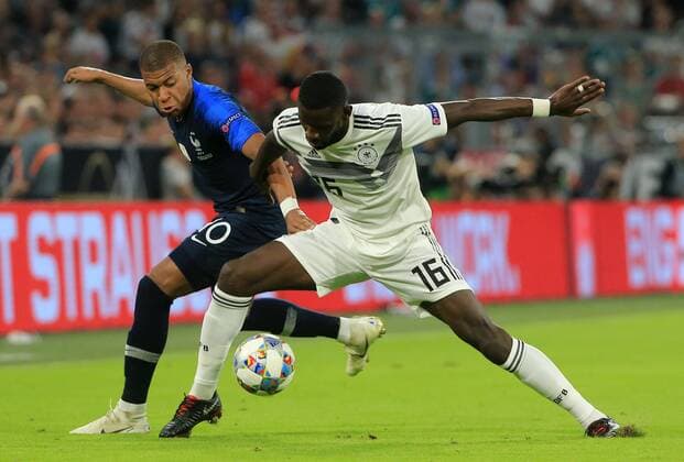 06.09.2018,UEFA Nations League, Deutschland vs Frankreich, Allianz Arena Muenchen, Fussball, im Bild: Kylian Mbappe (France) vs Antonio Ruediger ( Deutschland) DFL REGULATIONS PROHIBIT ANY USE OF PHOTOGRAPHS AS IMAGE SEQUENCES AND OR QUASI VIDEO.
