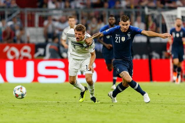 Muenchen, Germany, 06.09.2018, UEFA Nations League, Deutschland - Frankreich Thomas Mueller (GER) und Lucas Hernandez (FRA) im Zweikampf ( DeFodi048