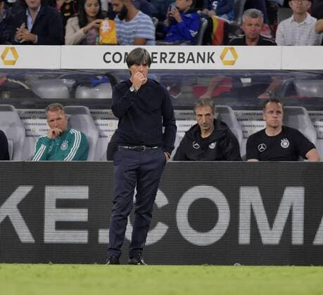 06.09.2018, Fussball, UEFA Nations-League 2018 2019, 1.Spieltag in München in der Allianz-Arena: Deutschland - Frankreich. Bundestrainer Joachim Löw (Deutschland) nachdenklich. DFB and DFL regulations prohibit any use of photographs as image sequences and or quasi-video.