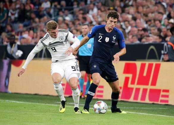 BAU 06.09.2018 München Fußball Länderspiel Deutschland vs. Frankreich, v.l. Timo Werner (GER), Benjamin Pavard (FRA) DFB regulations prohibit any use of photographs as image sequences and or quasi-video.