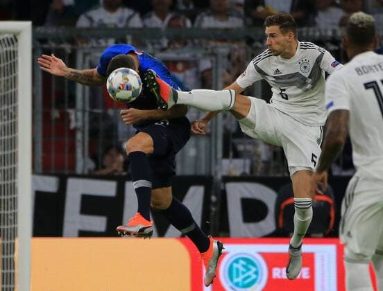 06.09.2018,UEFA Nations League, Deutschland vs Frankreich, Allianz Arena Muenchen, Fussball, im Bild: Olivier Giroud (France) vs Leon Goretzka ( Deutschland) DFL REGULATIONS PROHIBIT ANY USE OF PHOTOGRAPHS AS IMAGE SEQUENCES AND OR QUASI VIDEO.