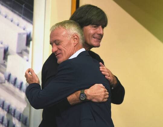 Nations League: Deutschland - Frankreich 06.09.2018 in München. Bundestrainer Joachim Löw und Trainer Didier Deschamps (FRA) begrüßen sich bei der abschließenden Pressekonferenz.