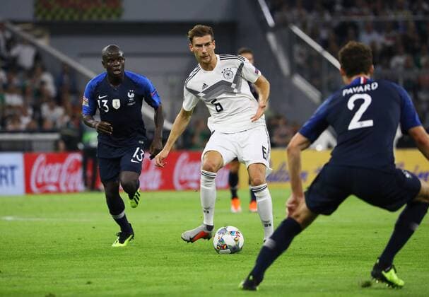 Leon Goretzka (Deutschland Germany) gegen Benjamin Pavard (Frankreich, France), N Golo Kante (Frankreich, France) - 06.09.2018: Deutschland vs. Frankreich, Allianz Arena München, UEFA Nations League, 1. Spieltag