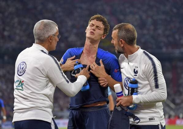 06.09.2018, Fussball, UEFA Nations-League 2018 2019, 1.Spieltag in München in der Allianz-Arena: Deutschland - Frankreich. Benjamin Pavard (Frankreich) ist verletzt. DFB and DFL regulations prohibit any use of photographs as image sequences and or quasi-video.