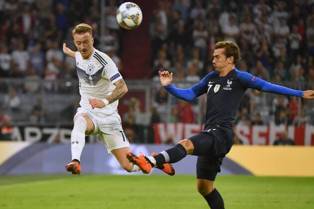 Marco REUS (GER), Aktion,Zweikampf gegen Antoine GRIEZMANN (FRA). Fussball Laenderspiel, Nations League, Deutschland (GER)-Frankreich (FRA) 0-0, am 06.09.2018 in Muenchen A L L I A N Z A R E N A, DFB REGULATIONS PROHIBIT ANY USE OF PHOTOGRAPHS AS IMAGE SEQUENCES AND OR QUASI-VIDEO.