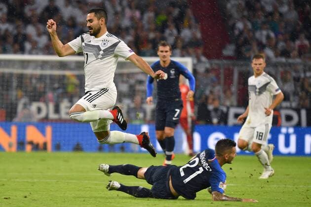 Ilkay GUENDOGAN (GER), Aktion,Zweikampf gegen Lucas HERNANDEZ (FRA), Fussball Laenderspiel, Nations League, Deutschland (GER)-Frankreich (FRA) 0-0, am 06.09.2018 in Muenchen A L L I A N Z A R E N A, DFB REGULATIONS PROHIBIT ANY USE OF PHOTOGRAPHS AS IMAGE SEQUENCES AND OR QUASI-VIDEO.