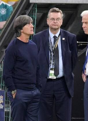 06.09.2018, Fussball, UEFA Nations-League 2018 2019, 1.Spieltag in München in der Allianz-Arena: Deutschland - Frankreich. v.li: Bundestrainer Joachim Löw (Deutschland), DFB-Präsident Reinhard Grindel, DFB and DFL regulations prohibit any use of photographs as image sequences and or quasi-video.