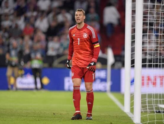 06.09.2018, Fussball, UEFA Nations-League 2018 2019, 1.Spieltag in München in der Allianz-Arena: Deutschland - Frankreich. Torwart Manuel Neuer (Deutschland) gibt Anweisungen. DFB and DFL regulations prohibit any use of photographs as image sequences and or quasi-video.
