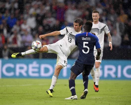 06.09.2018, Fussball, UEFA Nations-League 2018 2019, 1.Spieltag in München in der Allianz-Arena: Deutschland - Frankreich. Thomas Müller (Deutschland) zieht ab. DFB and DFL regulations prohibit any use of photographs as image sequences and or quasi-video.