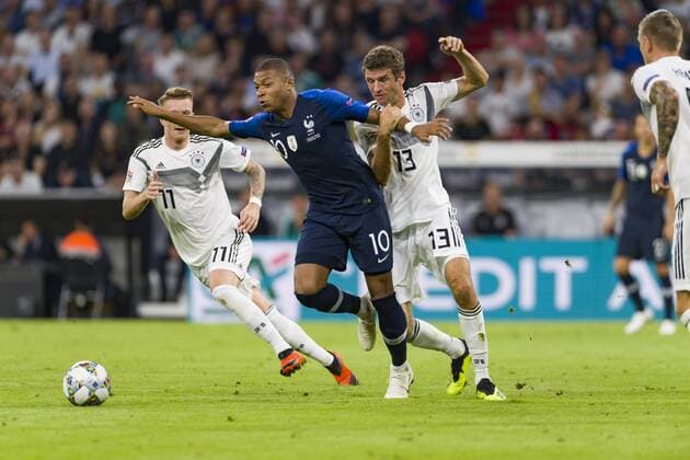 Sport Bilder des Tages Fussball Laenderspiel Deutschland gegen Frankreich, Allianz Arena, Muenchen. 06.09.2018 Im Bild: Marco Reus, Kylian Mbappe, Thoams Mueller Â