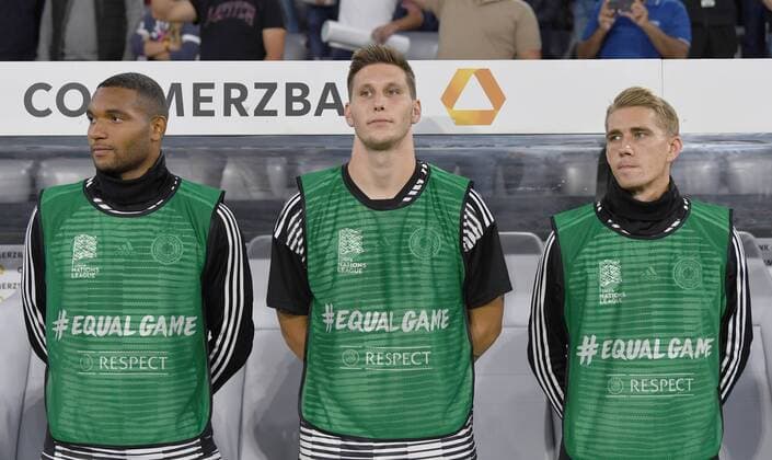 Fussball, Herren, Saison 2018 19, Nations League, Länderspiel in München, Deutschland - Frankreich (0:0), v. l. Jonathan Tah (Deutschland), Niklas Süle (Deutschland), Nils Petersen (Deutschland) bei der Hymne an der Bank, 06.09.2018, Copyright: xMatthiasxKochx