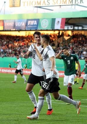 07.09.2018 - Fussball - Testspiel Freundschaftsspiel - Länderspiel - Deutschland - Mexiko - U21 U 21 - DaMa - DFB regulations prohibit any use of photographs as image sequences and or quasi-video Jubel Freude Torjubel nach Tor zum 1:0 - Janni Serra (13, Deutschland U21 ) Suat Serdar (16, Deutschland U21 ) jubelt freut sich - Torschütze: Janni Serra (13, Deutschland U21 )