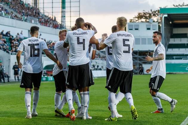 Fuerth, Germany, 07.09.2018, Freundschaftsspiel U 21, Deutschland - Mexiko jubel, Torjubel um Janni Serra (GER) nach dem treffer zum 1:0 ( DeFodi048