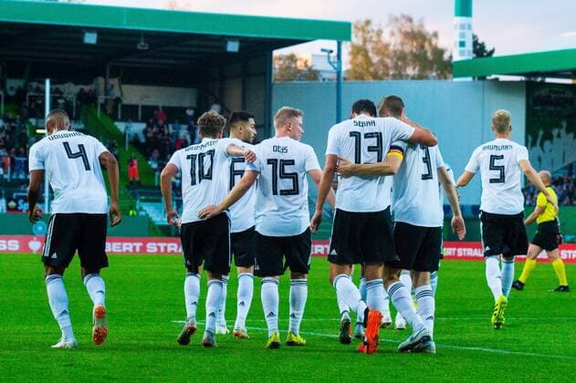 Fußball U21 U 21 Länderspiel Deutschland - Mexico am 07.09.2018 im Sportpark Ronhof Thomas Sommer in Fürth Torjubel zum 1:0 durch Janni Serra ( Deutschland ) DFB Regulations prohibit any use of photographs as image sequences and or quasi video.