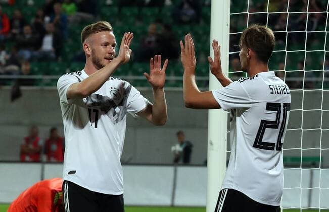 07.09.2018 - Fussball - Testspiel Freundschaftsspiel - Länderspiel - Deutschland - Mexiko - U21 U 21 - DaMa - DFB regulations prohibit any use of photographs as image sequences and or quasi-video Jubel Freude Torjubel nach Tor zum 3:0 - Cedric Teuchert (11, Deutschland U21 ) Pascal Stenzel (20, Deutschland U21 ) jubelt freut sich - Torschütze: Cedric Teuchert (11, Deutschland U21 )