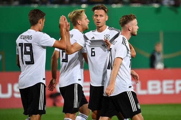 kollektiver Torjubel, Jubel,Freude,Begeisterung,, v.li:Florian NEUHAUS (GER),Arne MAIER (GER),Waldemar ANTON (GER),Cedric TEUCHERT (GER), Aktion. Fussball U-21 Laenderspiel. Deutschland (GER) - Mexiko (MEX), am 07.09.2018 in Fuerth,Sportpark Ronhof Thomas Sommer. DFB REGULATIONS PROHIBIT ANY USE OF PHOTOGRAPHS AS IMAGE SEQUENCES AND OR QUASI-VIDEO.