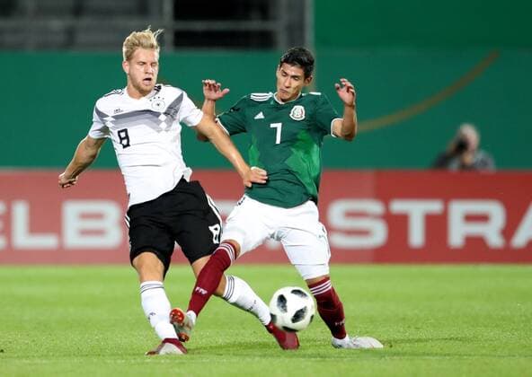 Deutschland, Fürth, Sportpark Ronhof Thomas Sommer, 07.09.2018, Fussball - Laenderspiel - Deutschland U 21 - Mexiko U 21 Bild: v. lk. Arne Maier (Deutschland, 8) und Uriel Antuna (Mexiko, 7) DFB REGULATIONS PROHIBIT ANY USE OF PHOTOGRAPHS AS IMAGE SEQUENCES AND OR QUASI-VIDEO. Copyright: HMBxMedia xHeikoxBecker