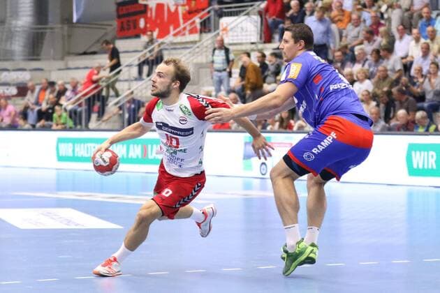 Vincent Sohmann (ASV Hamm-Westfalen 10) gegen Romas Kirveliavicius (HBW Balingen-Weilstetten 5)(rechts), ASV Hamm-Westfalen vs HBW Balingen-Weilstetten, Handball, 2. Bundesliga, 07.09.2018, ASV Hamm-Westfalen vs HBW Balingen-Weilstetten, Handball, 2. Bundesliga, 07.09.2018 Hamm Copyright: xEIBNER JanxStrohdiekx EP_JSK