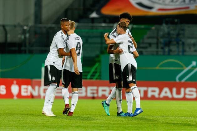 Fuerth, Germany, 07.09.2018, Freundschaftsspiel U 21, Deutschland - Mexiko Felix Uduokhai (GER), Arne Maier (GER), Aaron Seydel (GER) und Pascal Stenzel (GER) schlussjubel ( DeFodi048