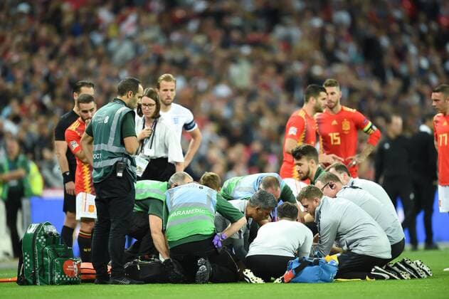 England v Spain UEFA Nations League Luke Shaw of England is treated for an injury during the UEFA Nations League match at Wembley Stadium, London Content Not Available For UK Newspapers Copyright: xMartynxHaworthx FIL-12249-0037