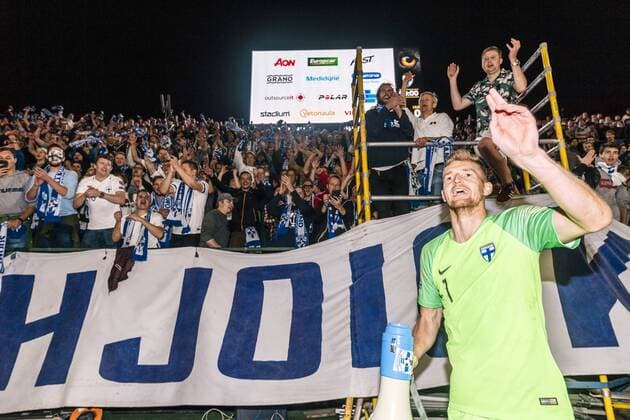 September 8, 2018 - Tampere, Finland - Finland s fans and Lukas Hradecky after Finland won the UEFA Nations League football match between Finland and Hungary at the Tampere Stadion in Tampere, Finland on 9 September 2018. Finland v Hungary - UEFA Nations League C  - ZUMAn230 20180908_zaa_n230_587 Copyright: xAnttixYrjonenx