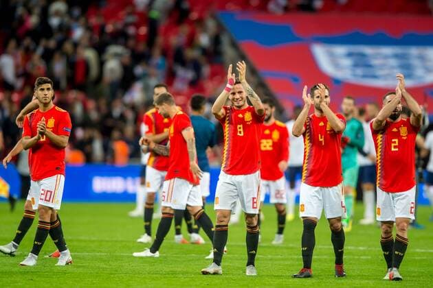 Spanish players celebrates their side win with the travelling supporters during the UEFA Nation League, Group 4, League A match between England and Spain at Wembley Stadium, London, England on 8 September 2018. Copyright: xSalvioxCalabresex 20960032