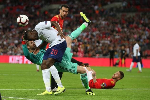 England v Spain UEFA Nations League Danny Welbeck of England is adjudged to have fouled David De Gea of Spain in the build up to scoring England s 2nd goal but the photos appear to suggest David De Gea of Spain lost his grip on the ball after hitting Danny Welbeck of England on the head with it during the UEFA Nations League match at Wembley Stadium, London Content Not Available For UK Newspapers Copyright: xPaulxChestertonx FIL-12248-0032